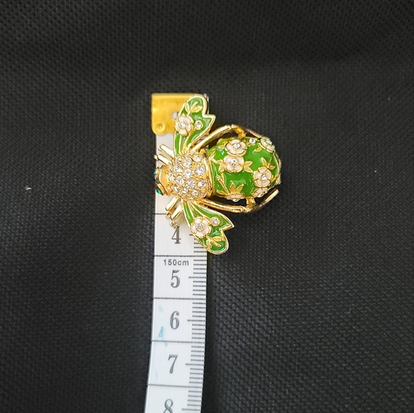 Joan Rivers Brooch - Picture 4 of 6